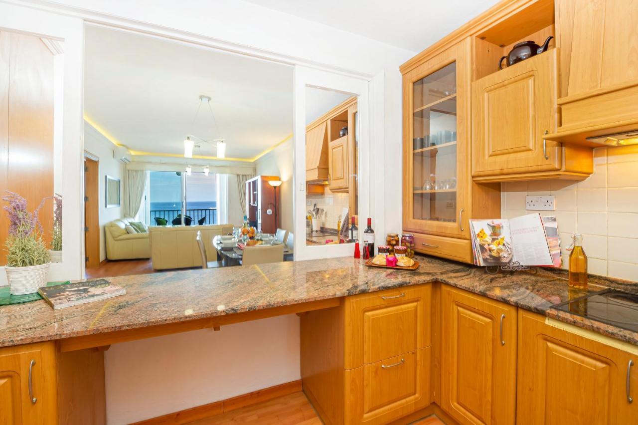 Saint Julian's Spinola Bay Top Floor Seafront 3 Bedroom Apartment With Panoramic Sea Views - By Getawaysmalta מראה חיצוני תמונה