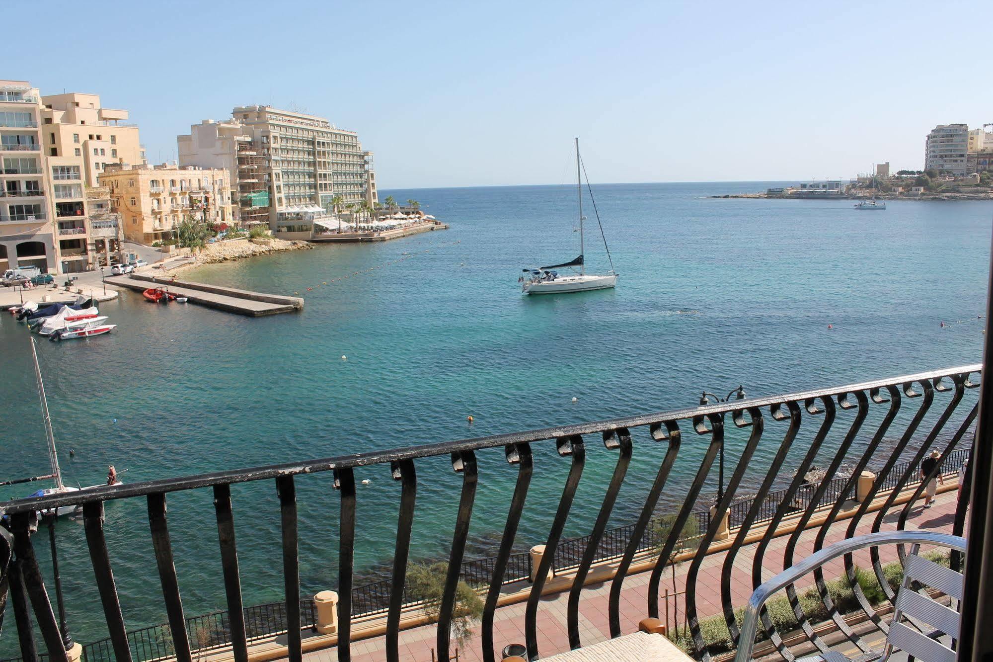 Saint Julian's Spinola Bay Top Floor Seafront 3 Bedroom Apartment With Panoramic Sea Views - By Getawaysmalta מראה חיצוני תמונה
