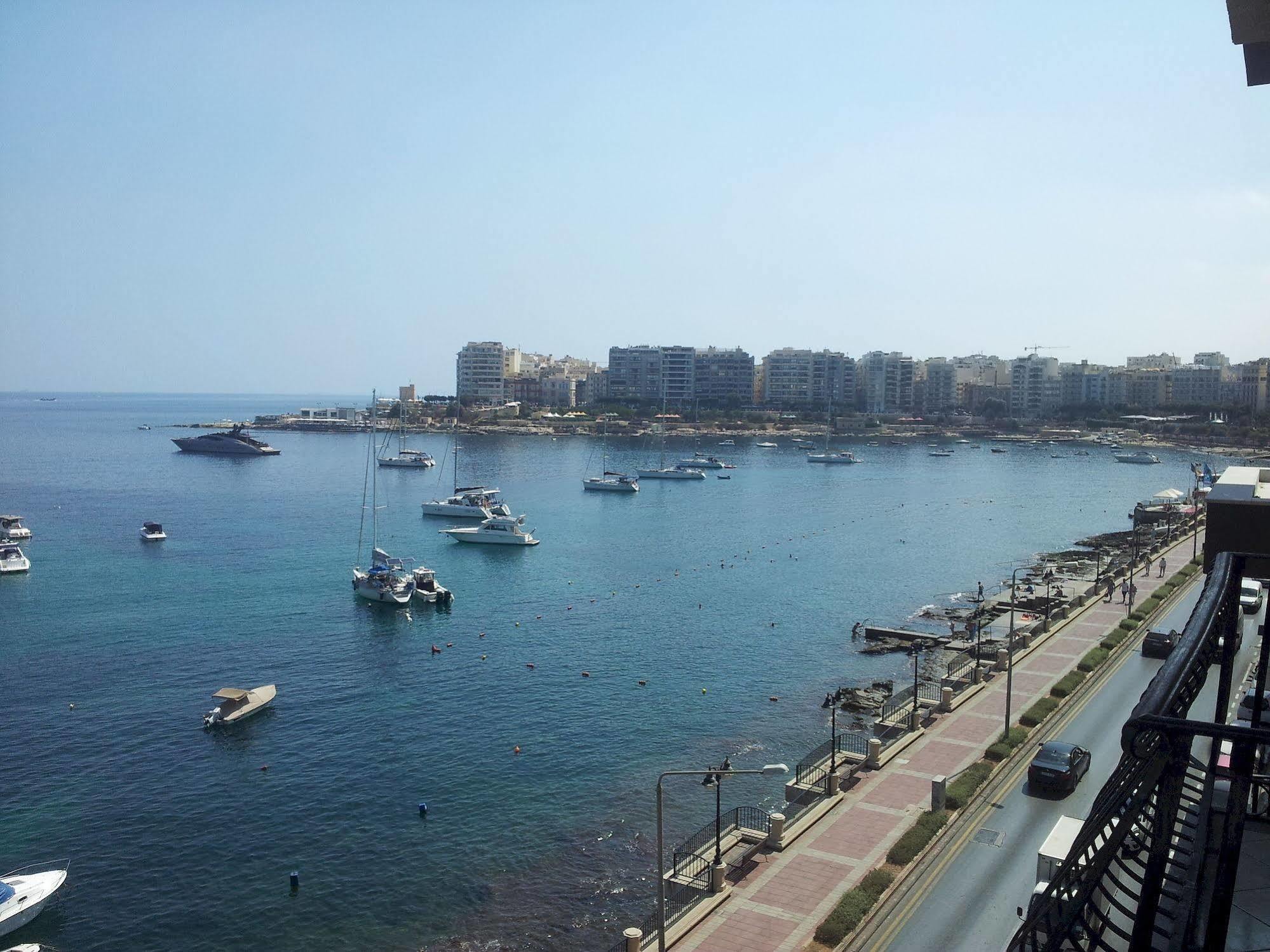 Saint Julian's Spinola Bay Top Floor Seafront 3 Bedroom Apartment With Panoramic Sea Views - By Getawaysmalta מראה חיצוני תמונה